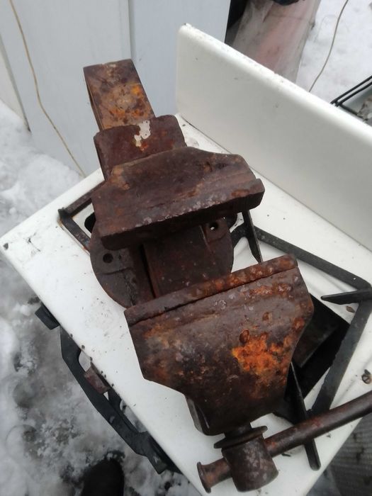 Продам Тиски Слесарные