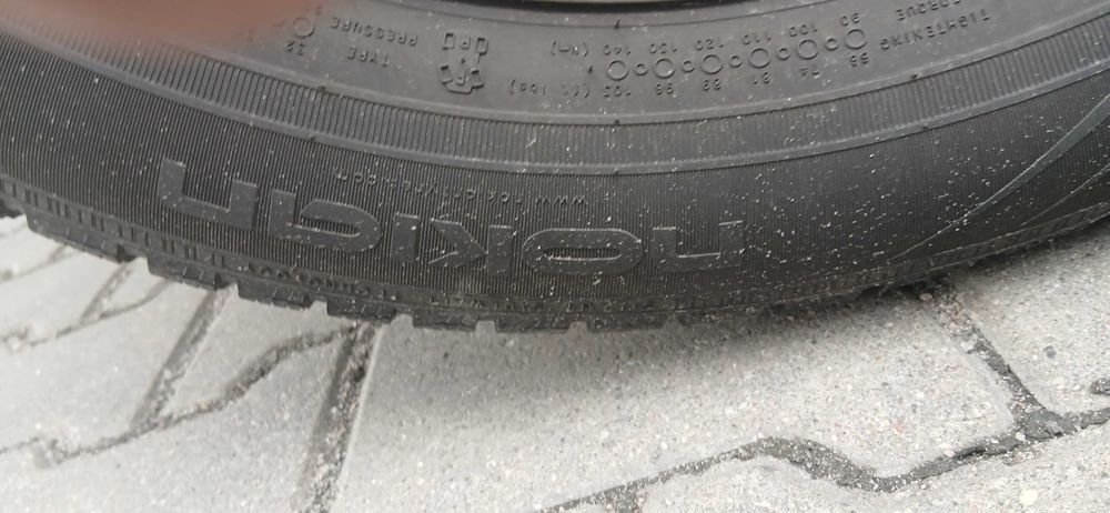 Opony zimowe 235 55 r17