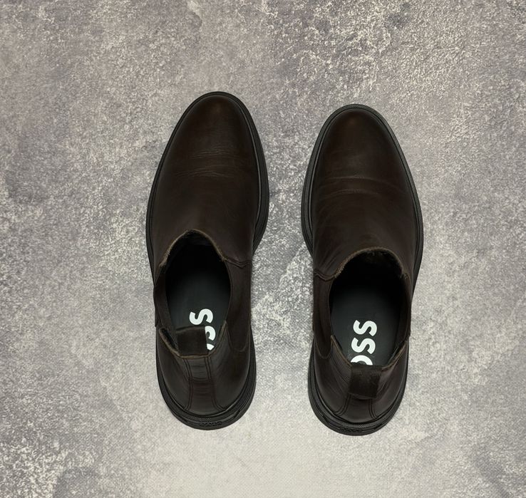 Челсі Boss, оригінал, 42. Bally,zegna,tods