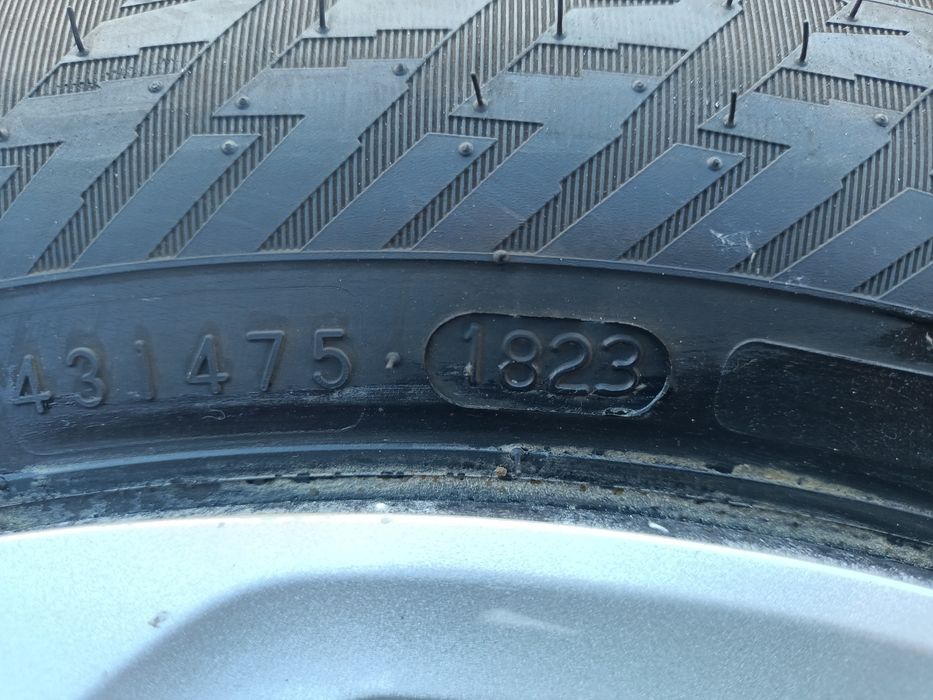 Koła zimowe jak nowe Opel Astra 8mm 2023r 205/55R16 z czujnikami ciśni