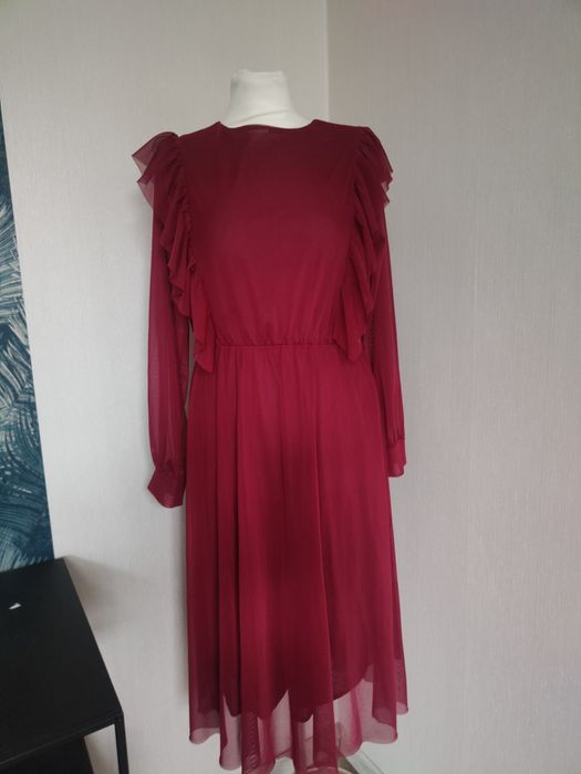 Awama Wizytowa sukienka z tiulu bordowa 40L_42 XL

Wizytowa sukienka z