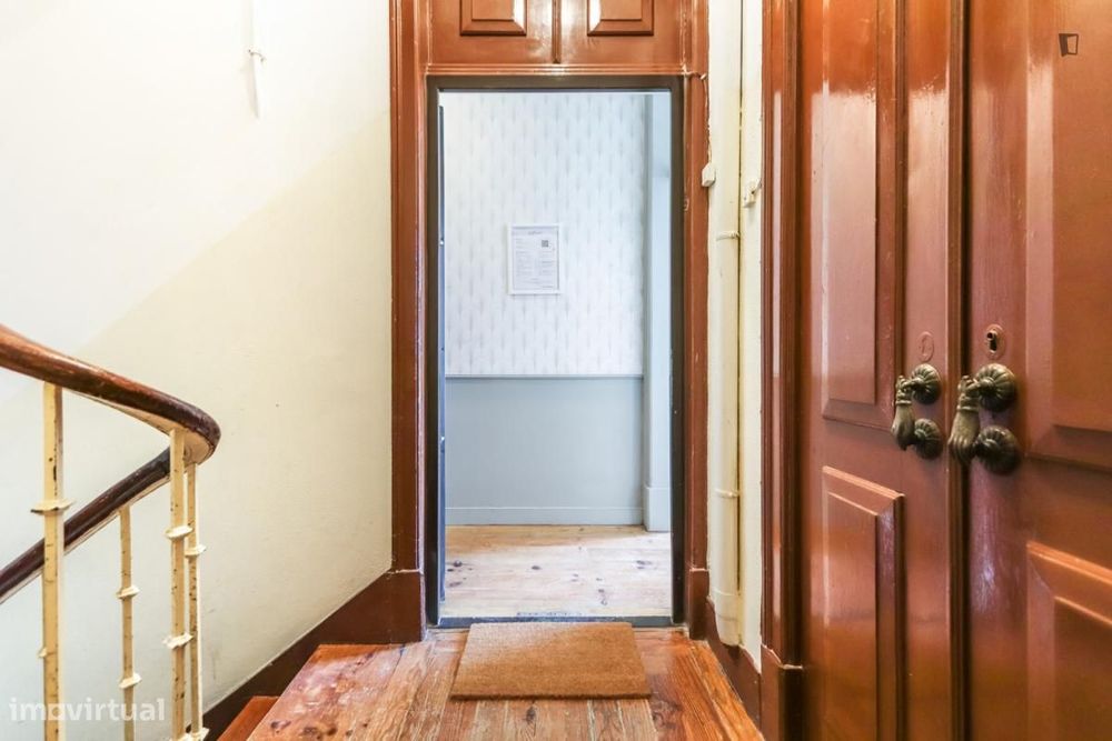 Quarto - localizado em Campo de Ourique Lisbon