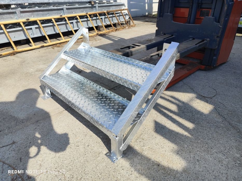Schody metalowe loft wejście na 56cm 2 stopnie