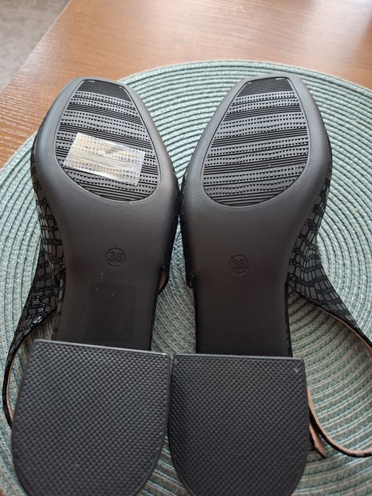 Czółenka czarne r.38 nowe