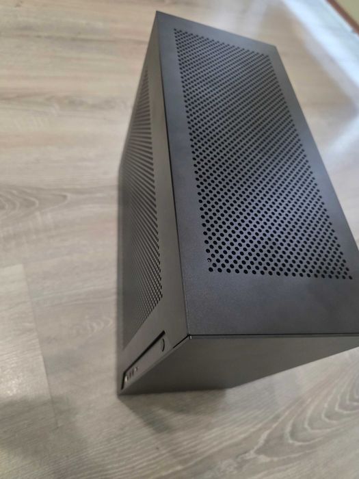 Komputer sff Ryzen 9800x3d, Rtx 5070ti, 32gb Ram, 2TB