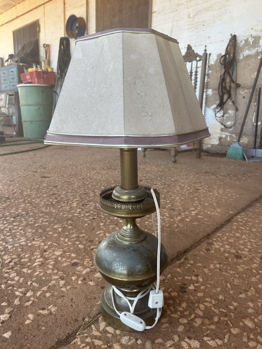 Vende se candeeiro antigo