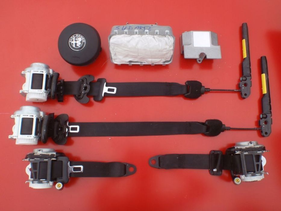 ALFA ROMEO GIULIA AIRBAG PODUSZKI PASY PAS DESKA