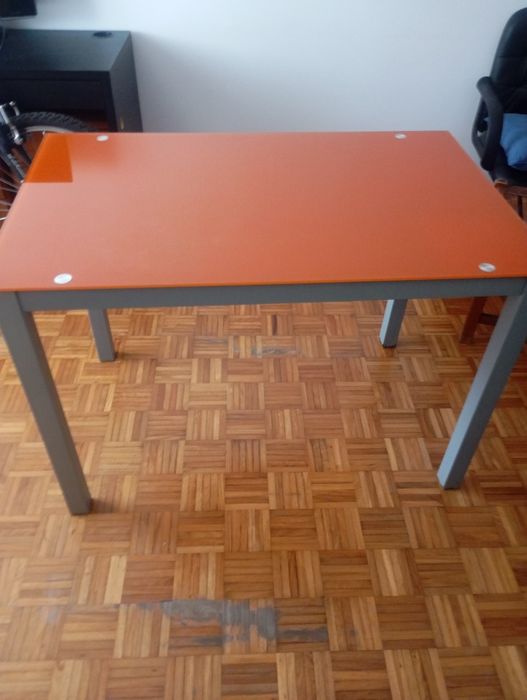 Mesa cozinha em vidro e cadeiras