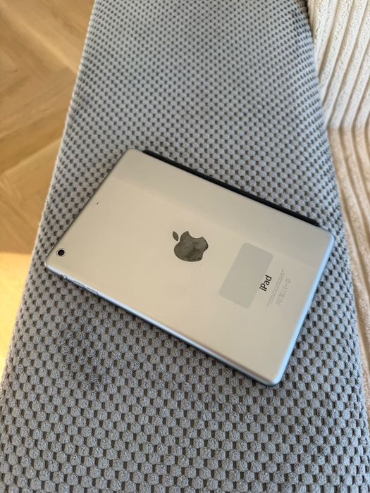 Idealny iPad mini 2 32 GB CELLULAR SPACE GRAY w bardzo dobrym stanie!