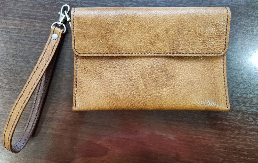 Эксклюзивный клатч из итальянской кожи