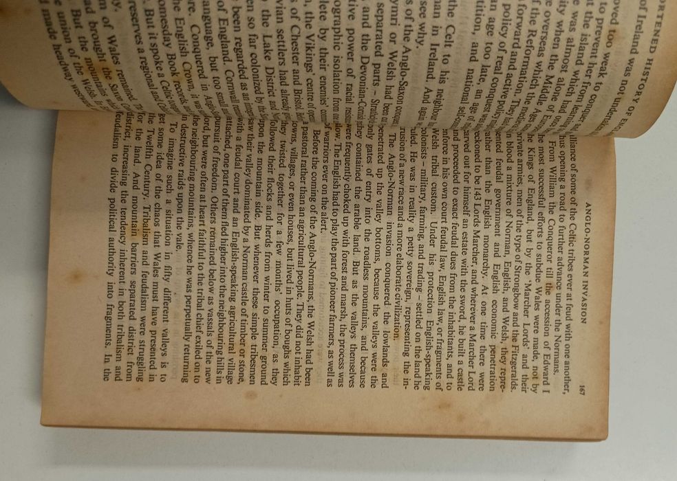 A shortened history of england, de G. M. Trevelyan