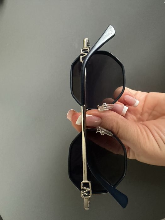 Нові сонцезахисні окуляри