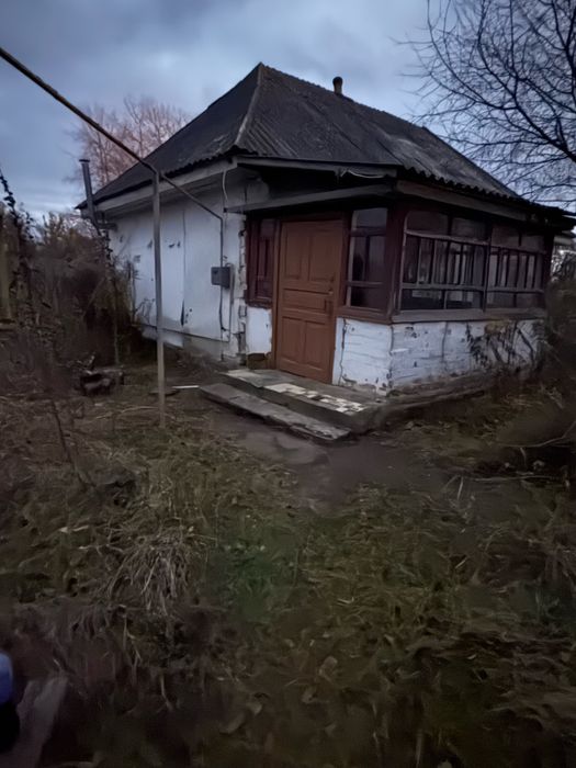 Будинок д ділянкою