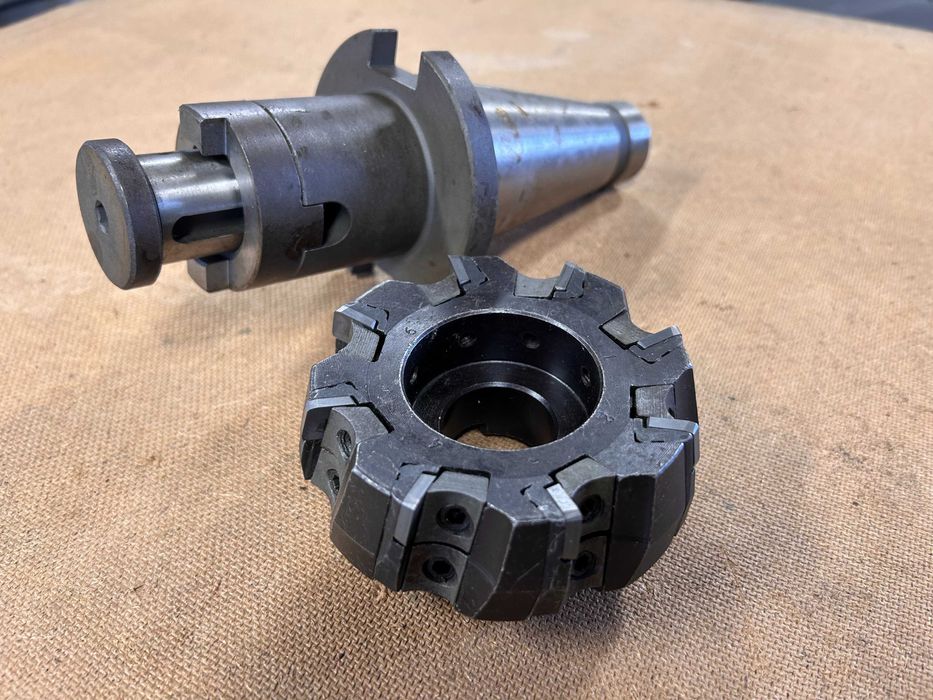 głowica frezarska fi 100 JELENIA GÓRA z płytkami i trzpieniem ISO 50