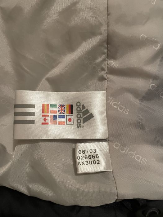 Куртка Adidas чорна