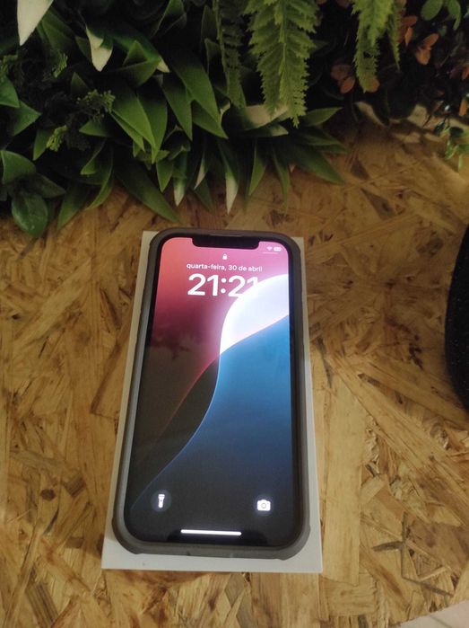 iPhone 12 branco com 128GB