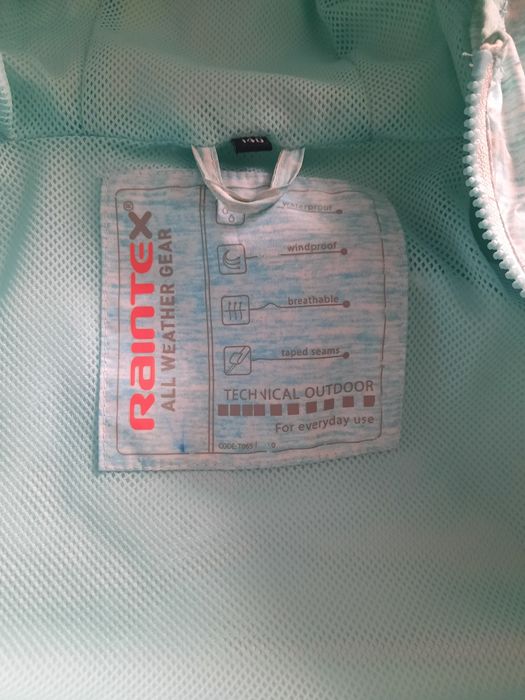 Ветровка для девочки