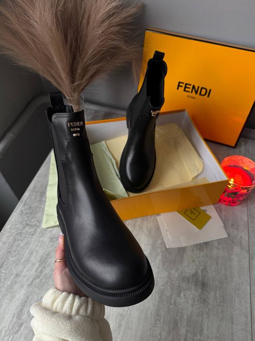 Чоботи фенді , Fendi ботинки . Челси-чоботи , сапоги . 25.5 см / 40 р