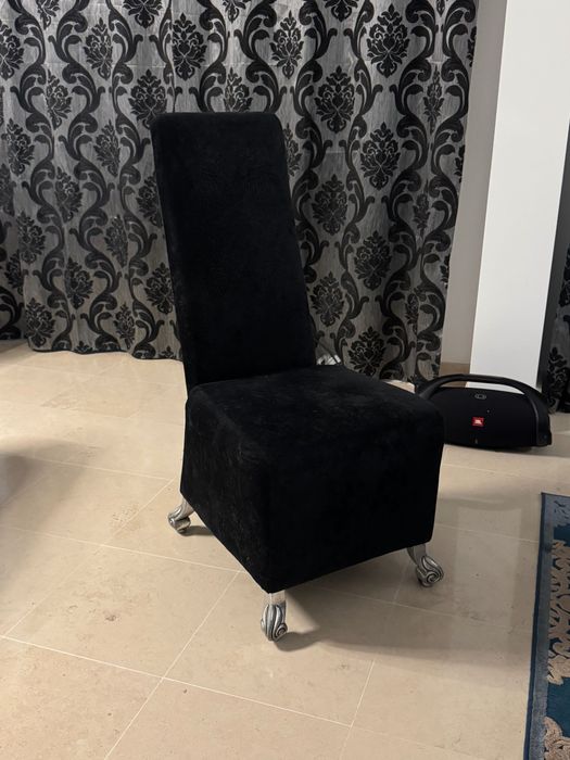 Sofás e Poltrona Barrocos em Veludo, mesa e 6 cadeiras