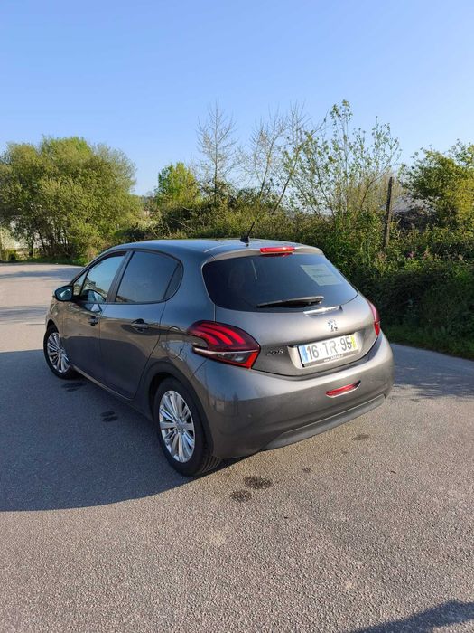 Peugeot 208 1.2 PureTech Style – 2017 | 60.000 km | Excelente Estado