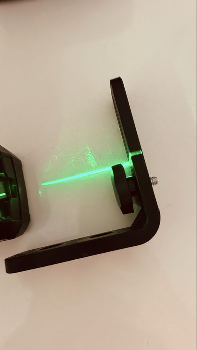 Nível a laser DEKO DKLL02 compacto