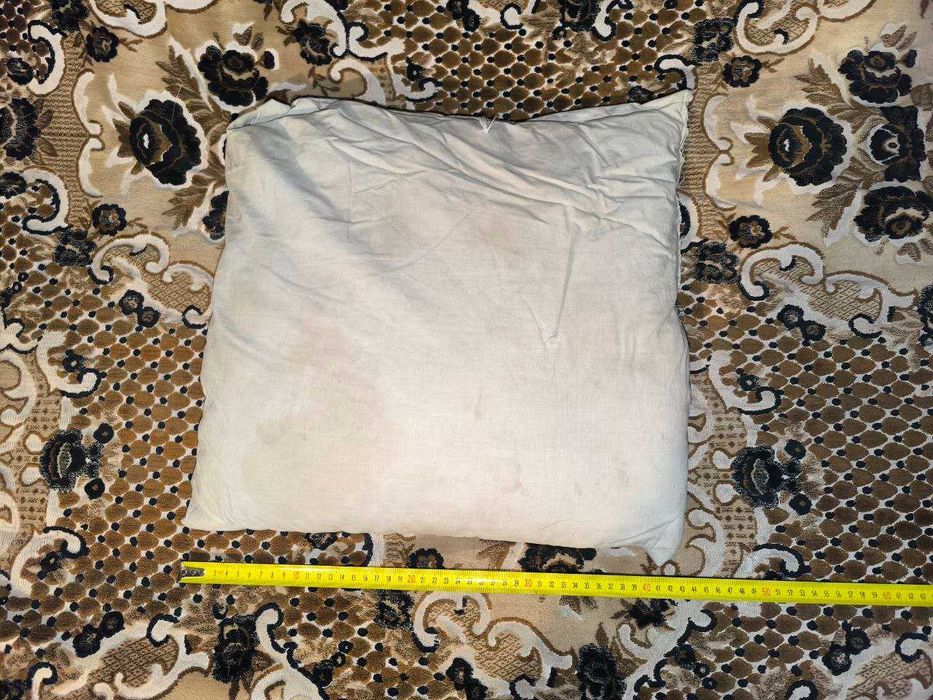 Пір'яна подушка з села Львів обл.  розмір 40см х 40см.