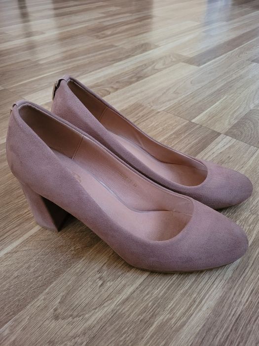 Замшеві туфлі на підборах