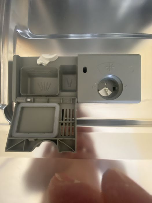 Посудомиюча машина Zanussi