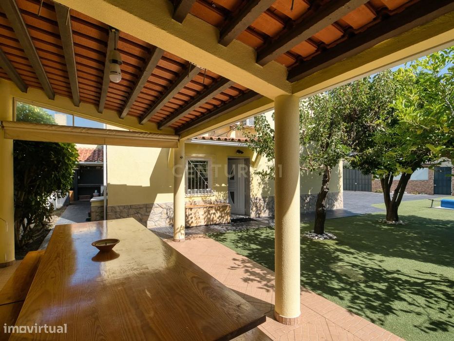 Moradia Térrea T3  com Piscina- Furo água  - Aroeira