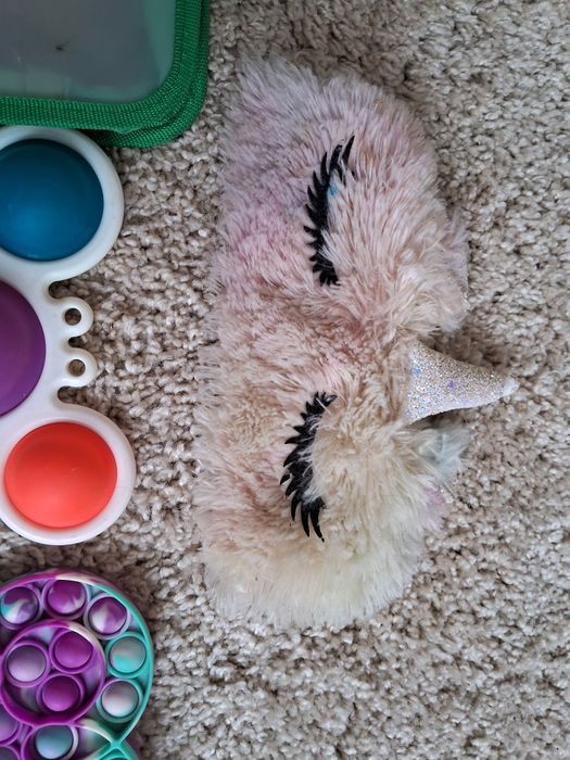 Отдам игрушки поп ит,симпл димпл,пенал единорог,сумка и тд