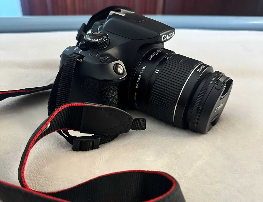 Canon EOS 1300D com lente EFS 18-55mm