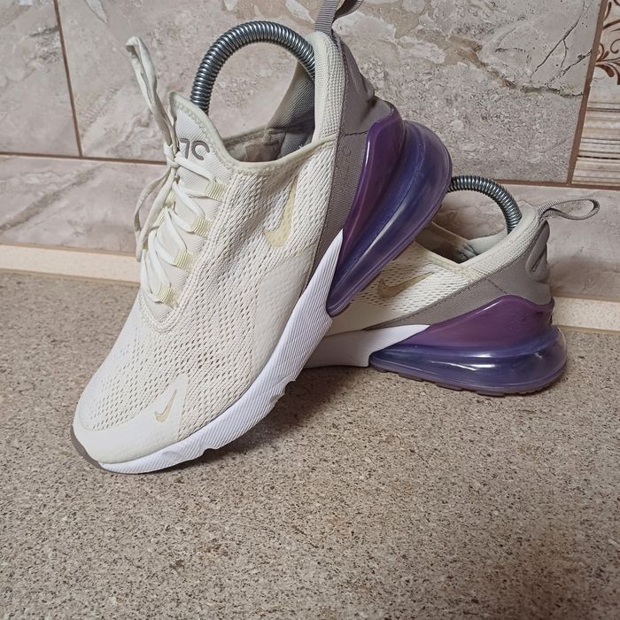 Продам красовкы фирмы Nike размер 39