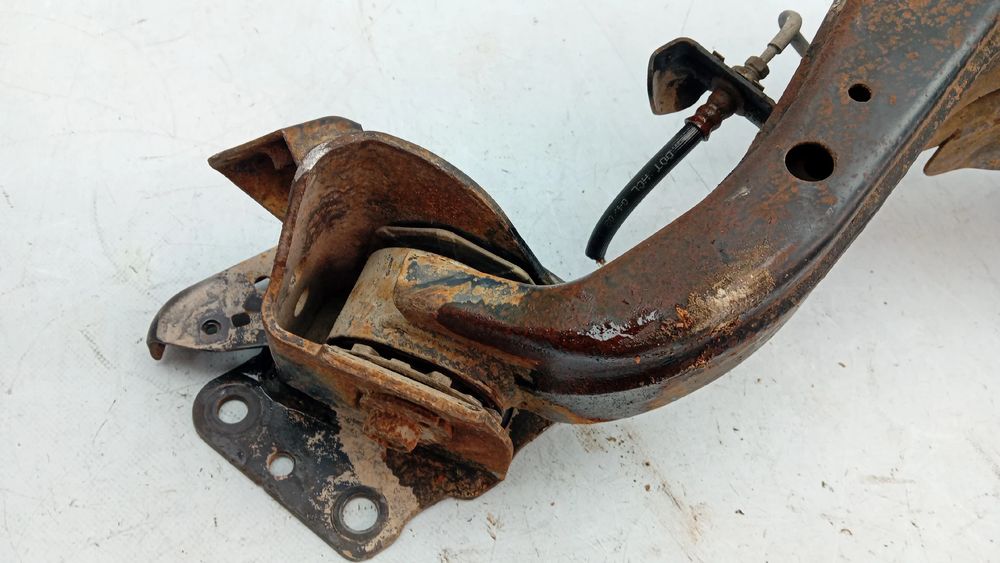Braço de suspensão trás direito NISSAN X-Trail (T30)