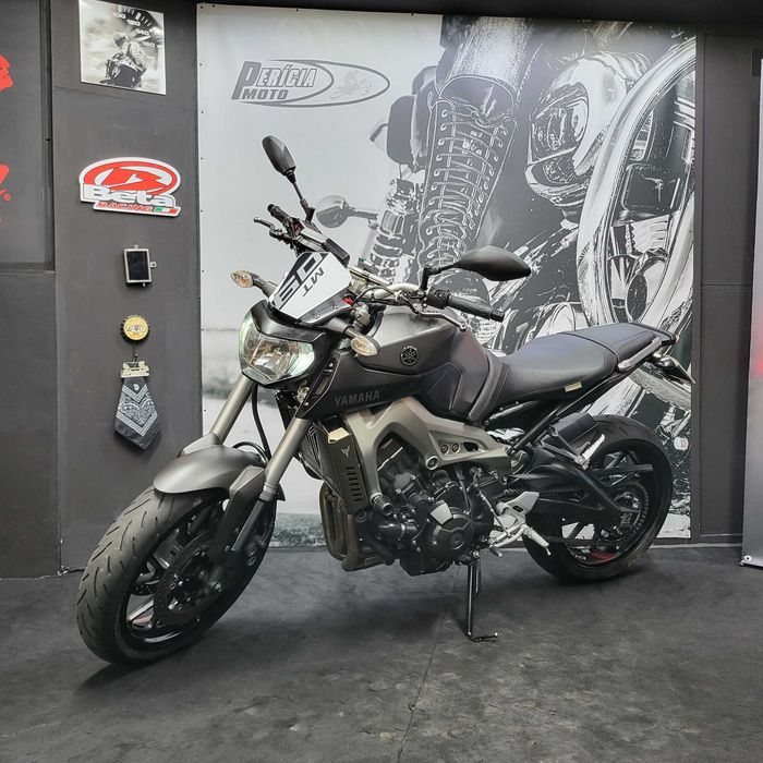 Yamaha - MT --09