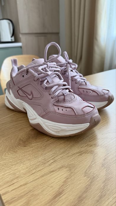 Кросівки Nike tekno жіночі оригінал 38 (24 см), демісезонні, шкіра