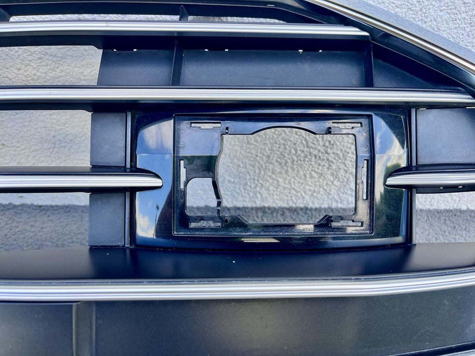 Atrapa Grill audi A6 C8 z 2023r - stan Idealny nie uszkodzony