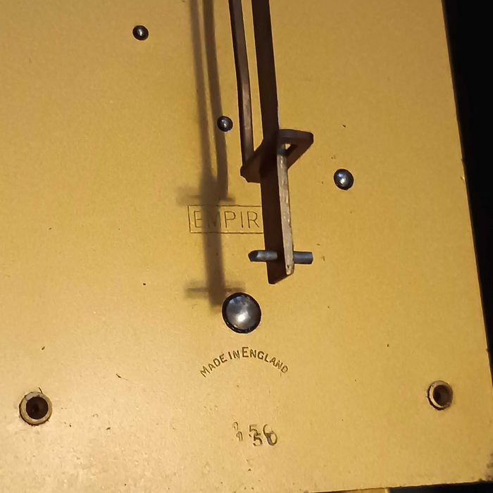 Zegar ścienny, mechanizm EMPIRE Made In England sprawny.