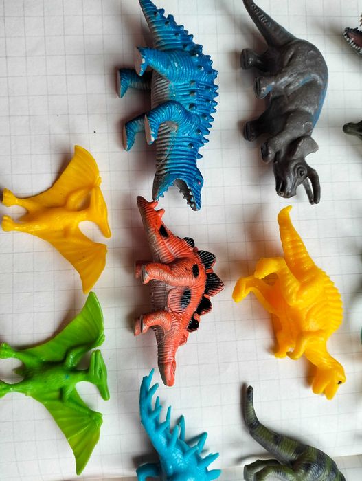 Іграшковий набір міні динозавриків