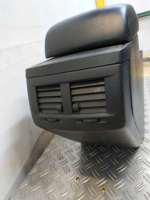 Toyota Avalon 05-12 підлокітник DS6012 5889107010