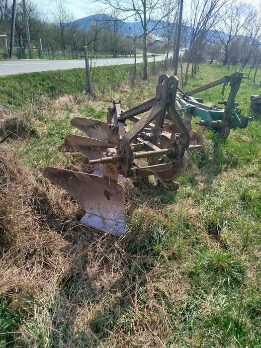 Продам плуг 3 корпуса є можливість зробити на 2 корпуси