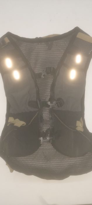 Vendo mochila Evadict de 10L com bolsa de hidratação 1L.