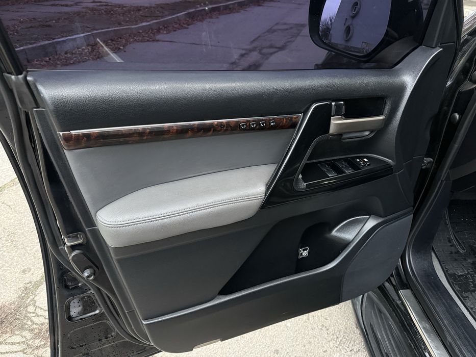 Toyota Lend Cruiser 200, 4.7 Газ/Бенз.