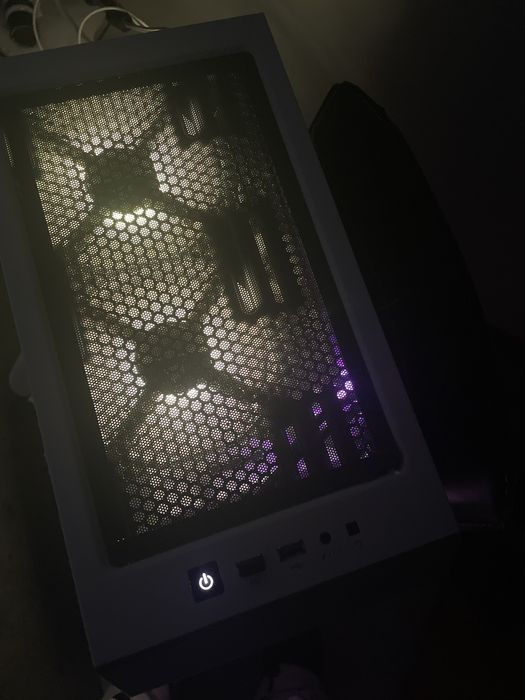 Pc Gamer (Rtx2060 + Amd Ryzen 7 2700x + 16g ram)