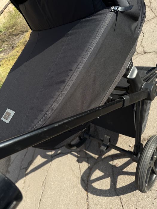 Продам Cybex Priam Platinum 2025 года