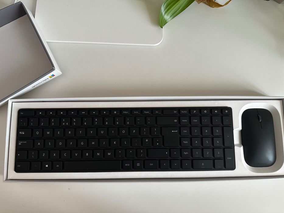 Rato & Teclado Bluetooth Microsoft Designer (aberto, nao usado)