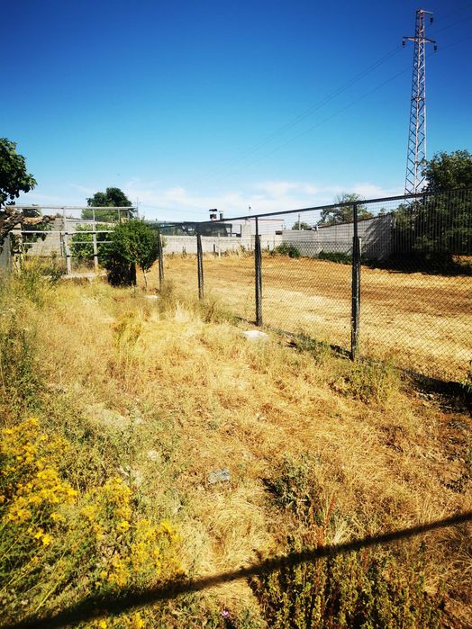 Armazém com 419 m² e Terreno de 2.856 m² | Donai, Lagomar– Bragança