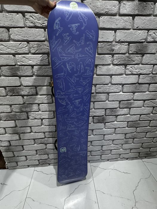 Nowa deska snowboardowa Nitro 137cm z nowymi wiazaniami nitro