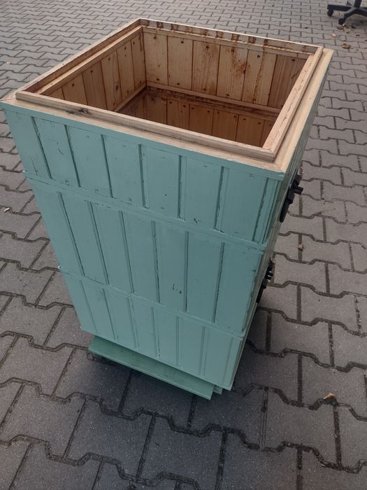 3 Ule wielkopolskie 10 ramkowe z pszczołami. pszczołami