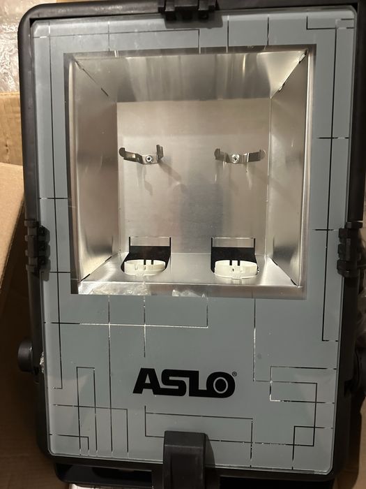 Projetor lampadas economizadoras 2x32w