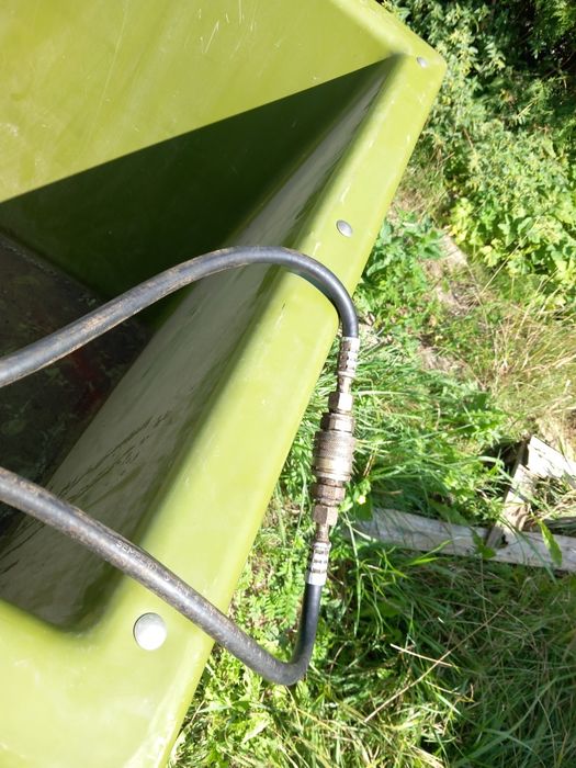 Pojemnik skrzynia kiprowana hydraulicznie do winogron owoców Rössl